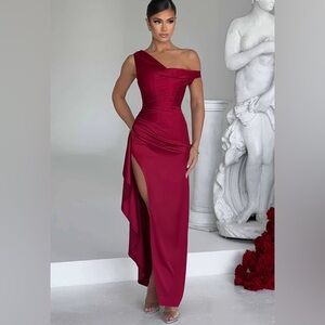 New size S (4-6) red wine Juliene Maxi Dress